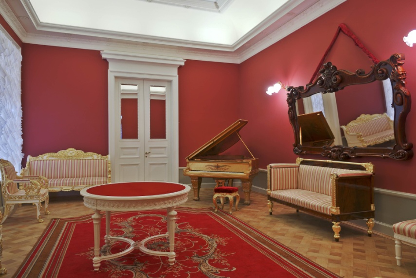Фотография объекта - Красная гостиная в Петербургской филармонии им. Д.Д. Шостаковича